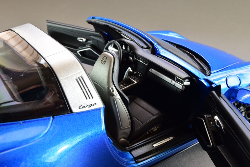 Illustration for article titled Teutonic Tuesday Targa: Schuco Porsche 911 Targa 4 GTS